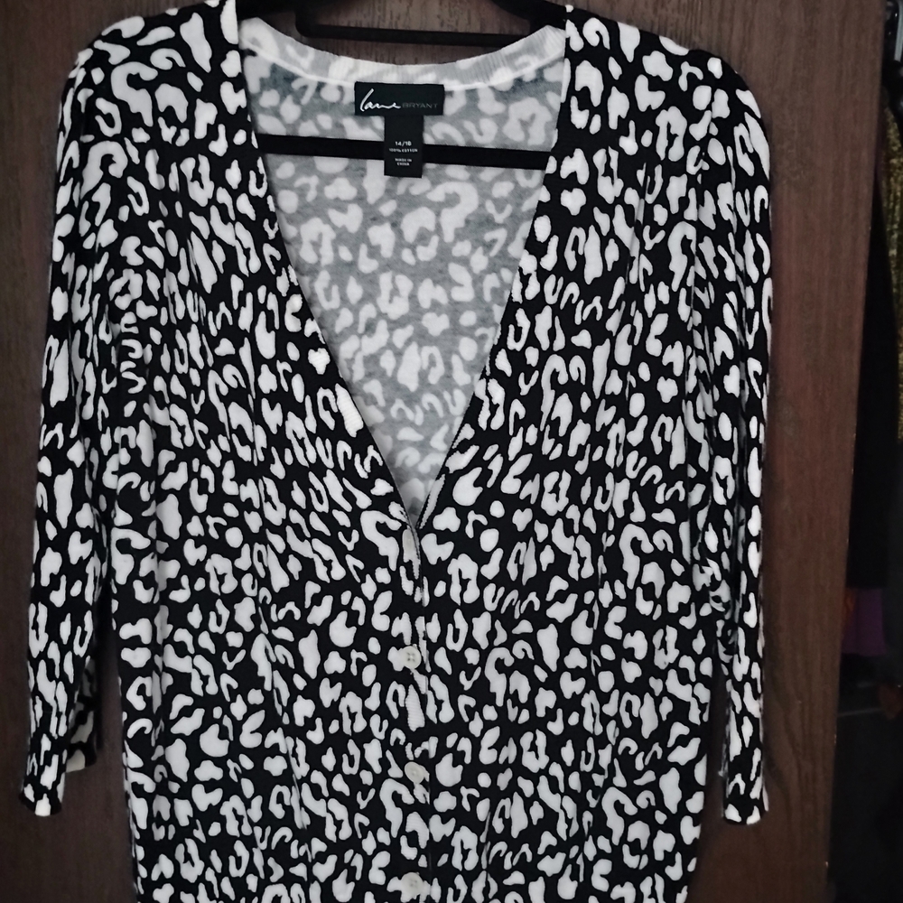 Black and White Patterned Women's Top